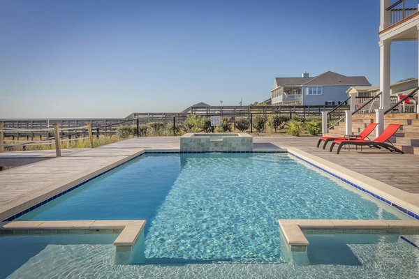 What considerations are necessary for aligning your pool design with UK modern architecture?
